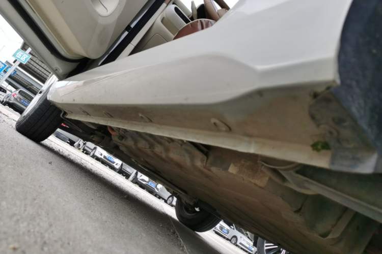 Used Wuling Hongguang MINIEV 2024 3rd Generation 215km Advanced Version Left Side Sill
