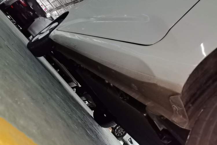 Used Wuling Hongguang MINIEV 2024 3rd Generation 215km Advanced Version Left Side Sill