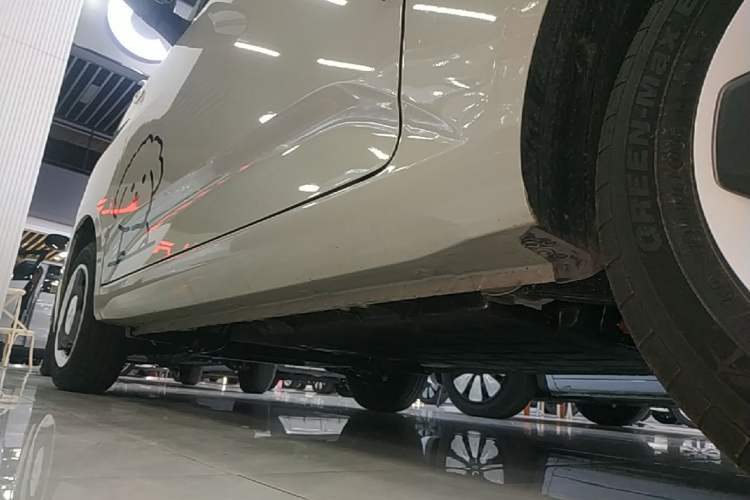 Used Wuling Hongguang MINIEV 2024 3rd Generation 215km Youth Edition Left Side Sill