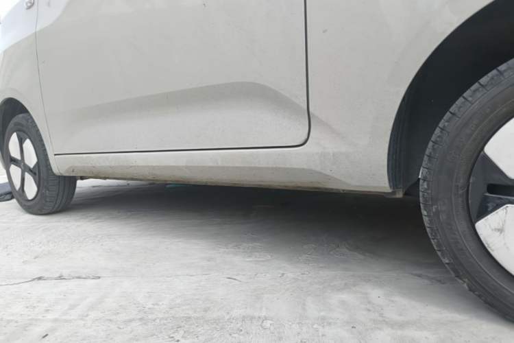 Used Wuling Hongguang MINIEV 2024 3rd Generation 215km Advanced Version Left Side Sill