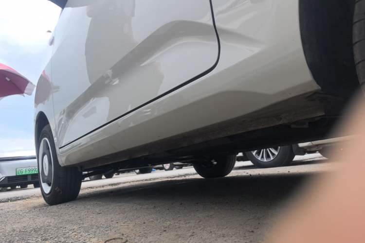 Used Wuling Hongguang MINIEV 2024 3rd Generation 215km Youth Edition Left Side Sill