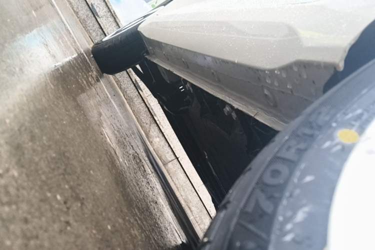 Used Wuling Hongguang MINIEV 2024 3rd Generation 215km Youth Edition Left Side Sill