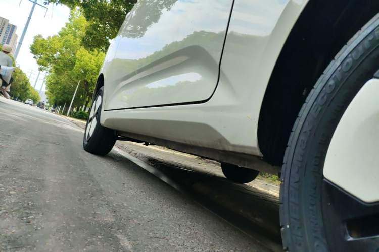 Used Wuling Hongguang MINIEV 2024 3rd Generation 215km Advanced Version Left Side Sill