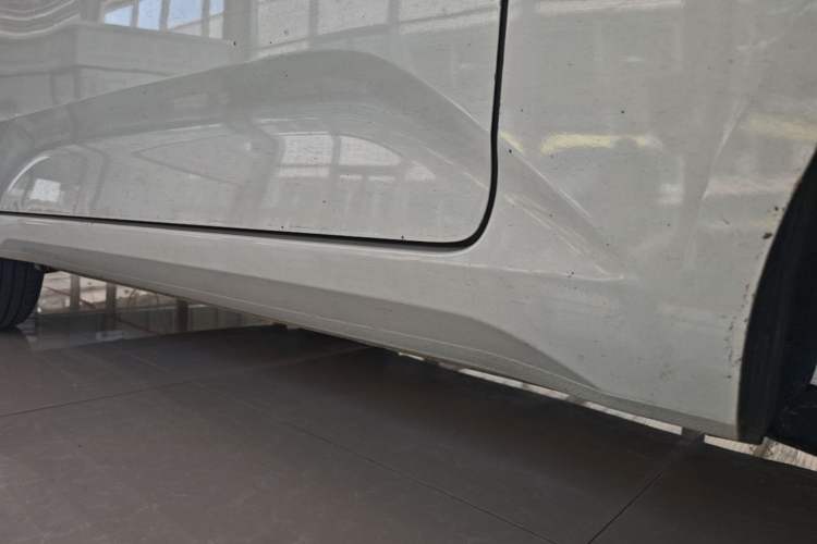 Used Wuling Hongguang MINIEV 2024 3rd Generation 215km Youth Edition Left Side Sill