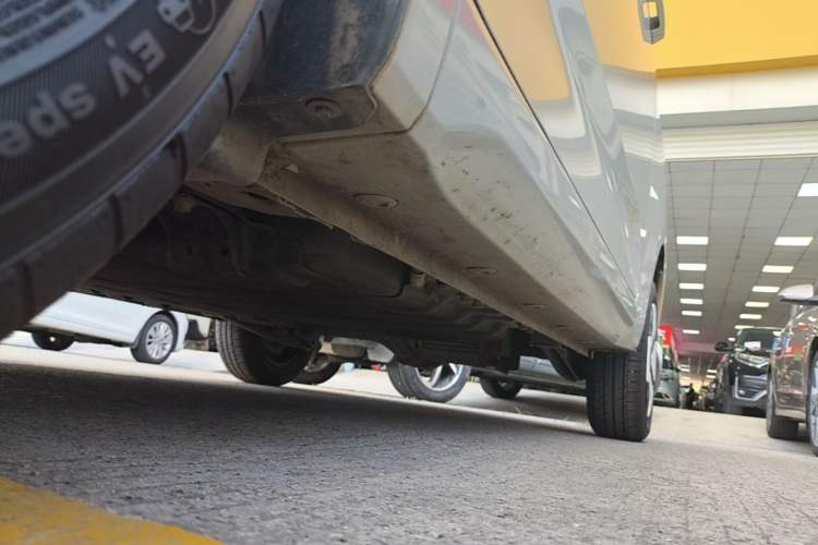 Used Wuling Hongguang MINIEV 2024 3rd Generation 215km Advanced Version Left Side Sill