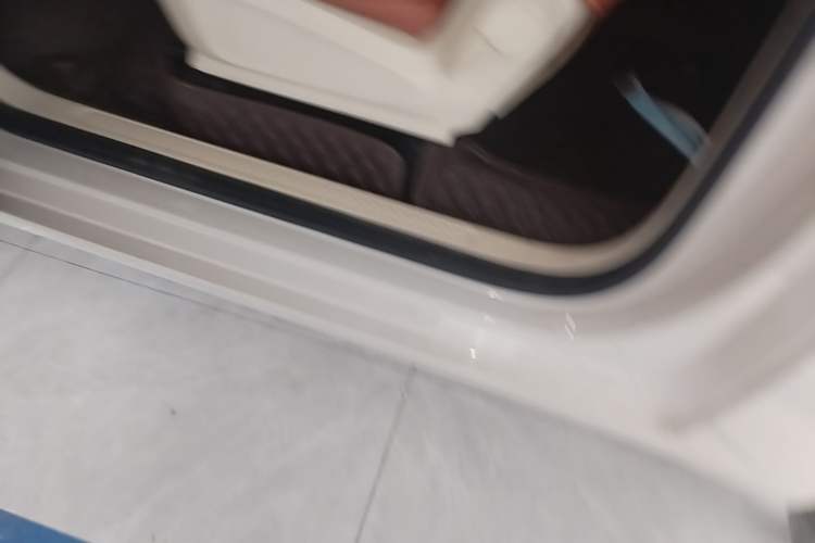 Used Wuling Hongguang MINIEV 2024 3rd Generation 215km Advanced Version Left Side Sill