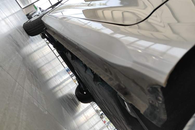 Used Wuling Hongguang MINIEV 2024 3rd Generation 215km Advanced Version Left Side Sill