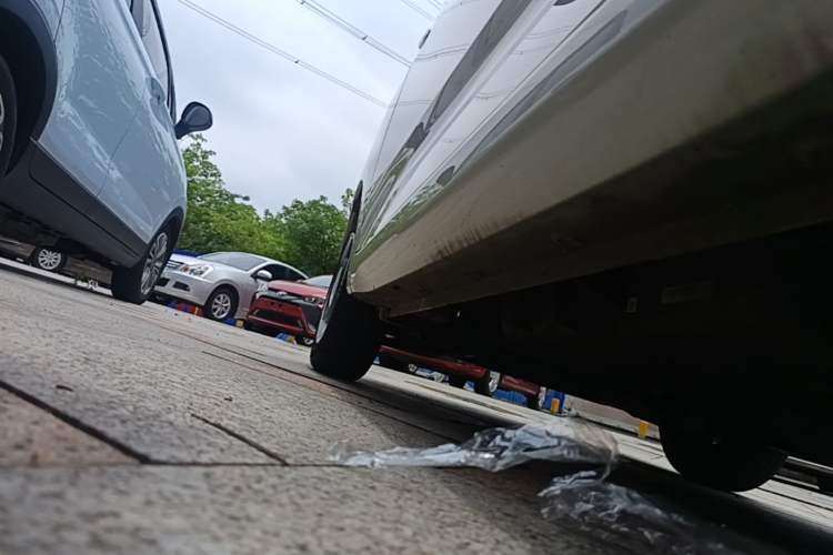 Used Wuling Hongguang MINIEV 2024 3rd Generation 215km Advanced Version Left Side Sill