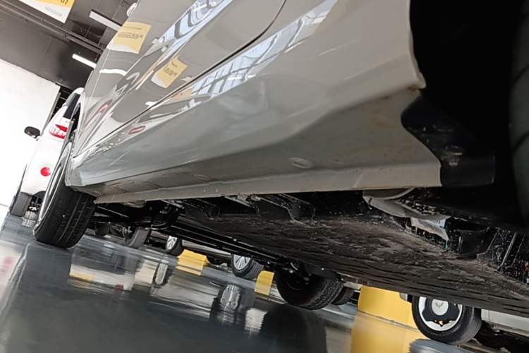 Used Wuling Hongguang MINIEV 2024 3rd Generation 215km Youth Edition Left Side Sill