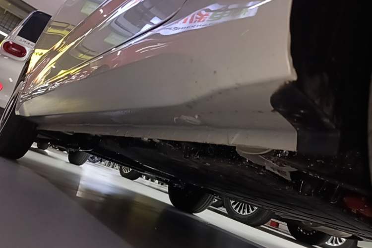 Used Wuling Hongguang MINIEV 2024 3rd Generation 215km Youth Edition Left Side Sill
