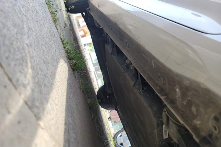 Used Wuling Hongguang MINIEV 2024 3rd Generation 215km Advanced Version Left Side Sill