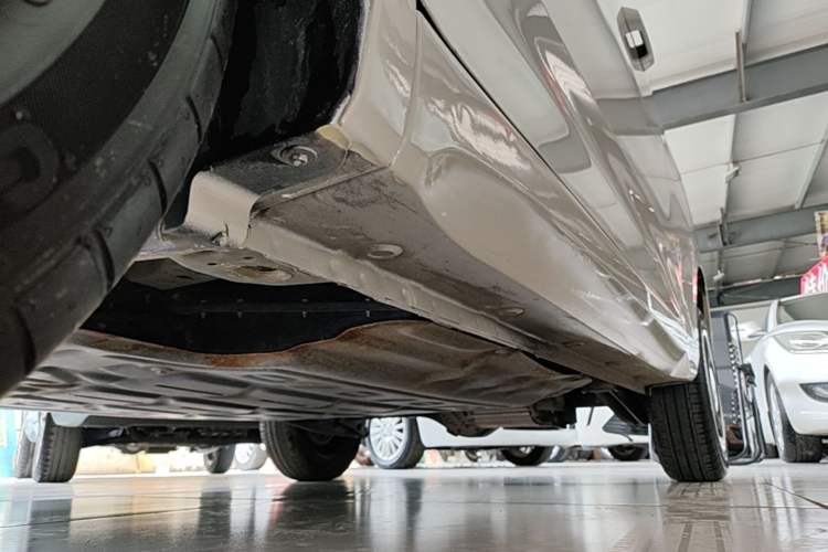 Used Wuling Hongguang MINIEV 2024 3rd Generation 215km Youth Edition Left Side Sill