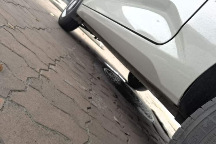 Used Wuling Hongguang MINIEV 2024 3rd Generation 215km Youth Edition Left Side Sill