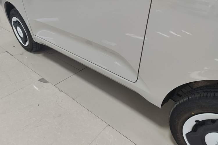 Used Wuling Hongguang MINIEV 2024 3rd Generation 215km Youth Edition Left Side Sill