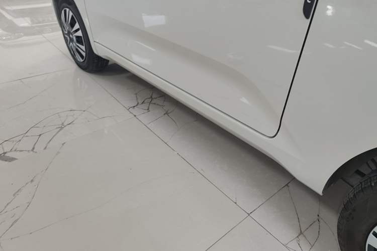 Used Wuling Hongguang MINIEV 2024 3rd Generation 215km Youth Edition Left Side Sill