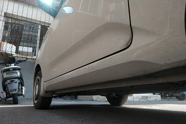 Used Wuling Hongguang MINIEV 2024 3rd Generation 215km Youth Edition Left Side Sill