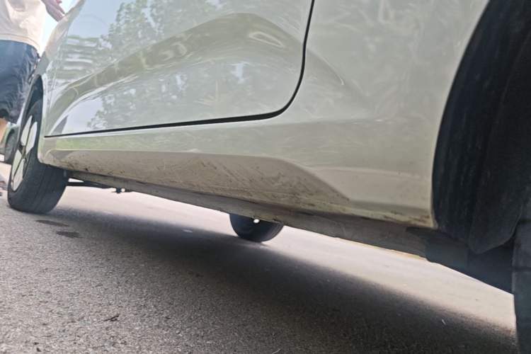 Used Wuling Hongguang MINIEV 2024 3rd Generation 215km Advanced Version Left Side Sill