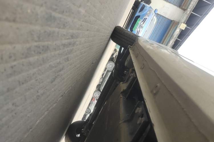 Used Wuling Hongguang MINIEV 2024 3rd Generation 215km Youth Edition Left Side Sill