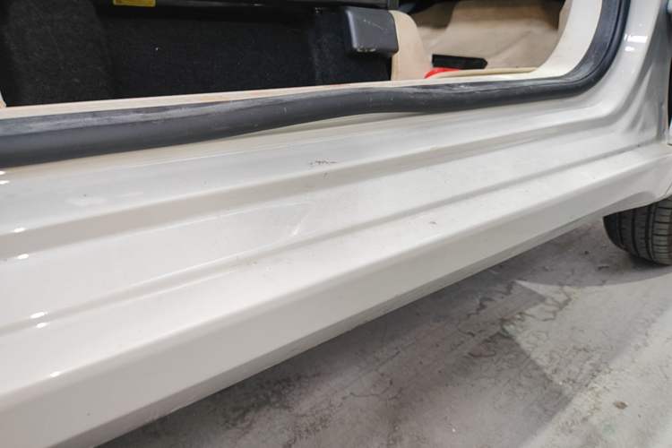 Used Wuling Hongguang MINIEV 2024 3rd Generation 215km Youth Edition Left Side Sill