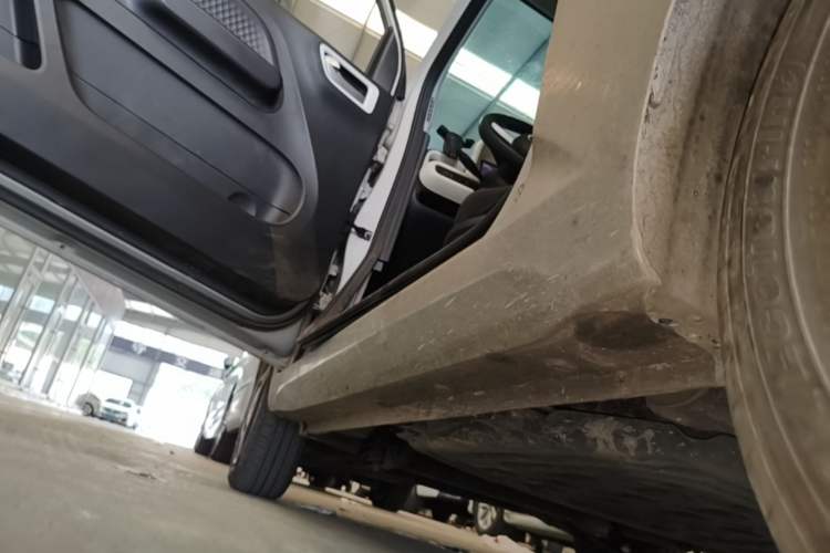 Used Wuling Hongguang MINIEV 2024 3rd Generation 215km Youth Edition Left Side Sill