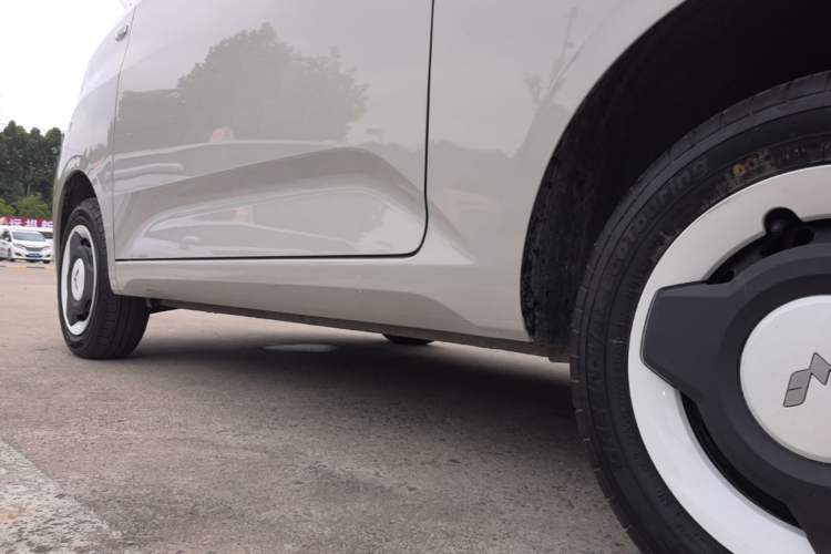 Used Wuling Hongguang MINIEV 2024 3rd Generation 215km Youth Edition Left Side Sill