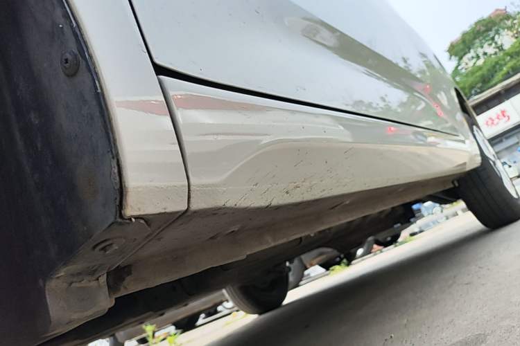 Used Wuling Hongguang MINIEV 2024 3rd Generation 215km Advanced Version Left Side Sill