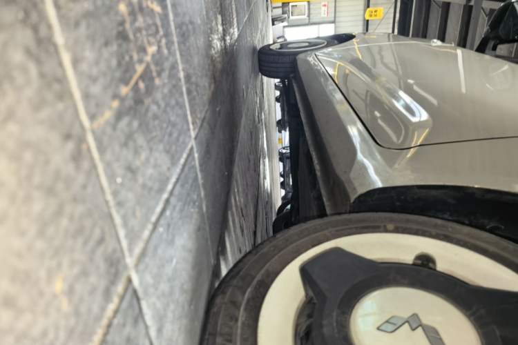 Used Wuling Hongguang MINIEV 2024 3rd Generation 215km Advanced Version Left Side Sill