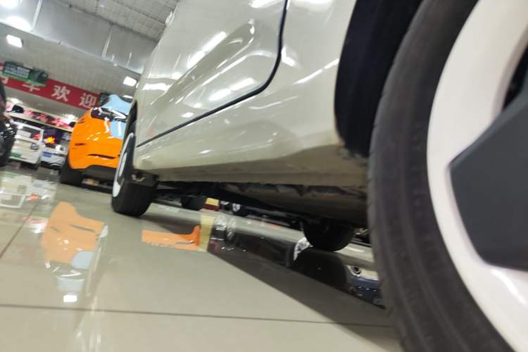Used Wuling Hongguang MINIEV 2024 3rd Generation 215km Youth Edition Left Side Sill