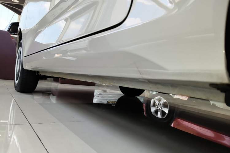 Used Wuling Hongguang MINIEV 2024 3rd Generation 215km Youth Edition Left Side Sill