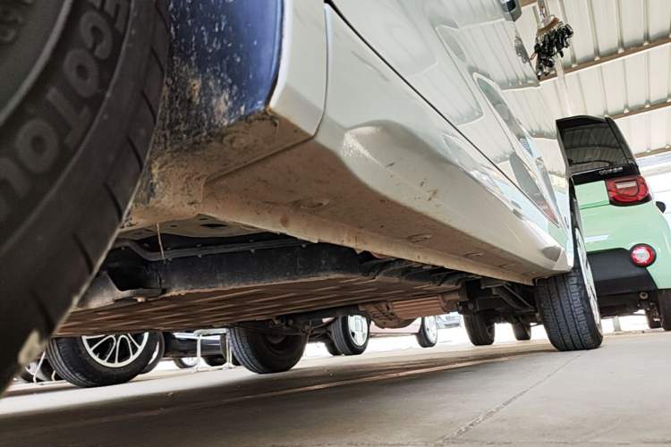 Used Wuling Hongguang MINIEV 2024 3rd Generation 215km Advanced Version Left Side Sill