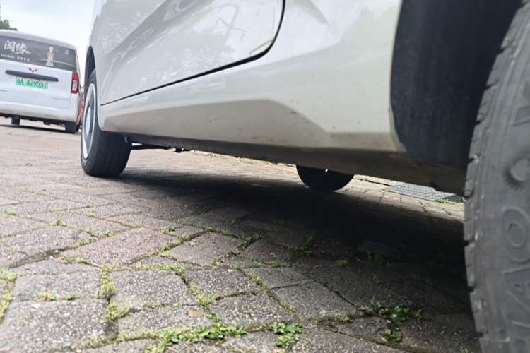 Used Wuling Hongguang MINIEV 2024 3rd Generation 215km Youth Edition Left Side Sill
