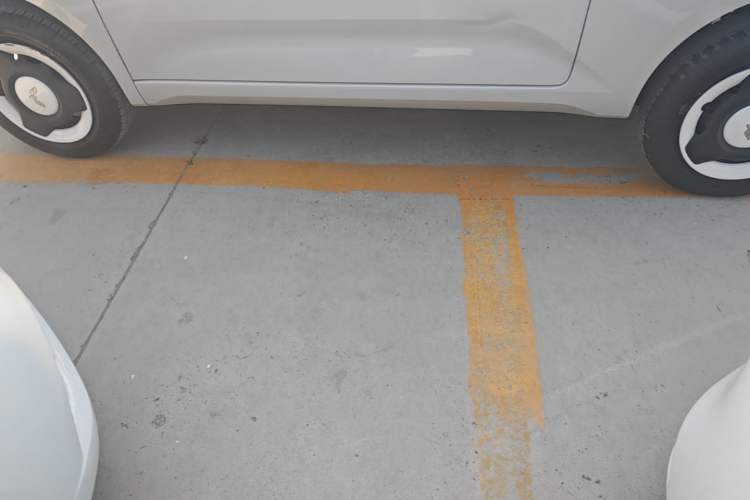 Used Wuling Hongguang MINIEV 2024 3rd Generation 215km Youth Edition Left Side Sill