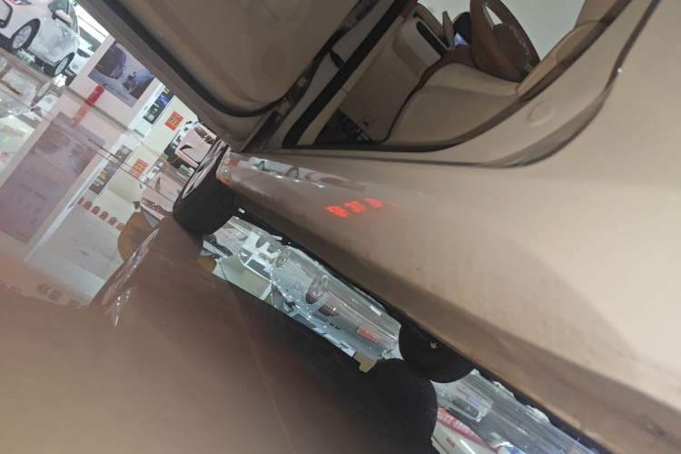 Used Wuling Hongguang MINIEV 2024 3rd Generation 215km Youth Edition Left Side Sill