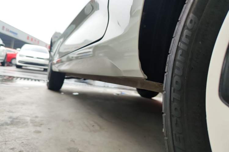 Used Wuling Hongguang MINIEV 2024 3rd Generation 215km Youth Edition Left Side Sill
