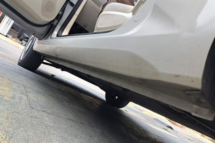 Used Wuling Hongguang MINIEV 2024 3rd Generation 215km Youth Edition Left Side Sill