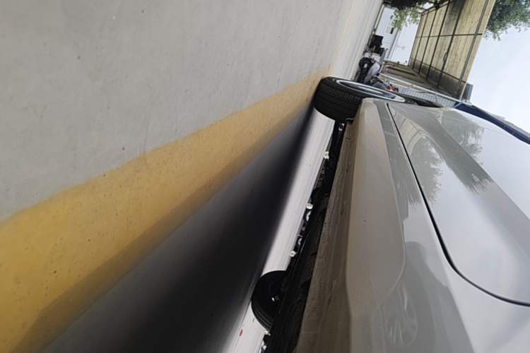 Used Wuling Hongguang MINIEV 2024 3rd Generation 215km Youth Edition Left Side Sill