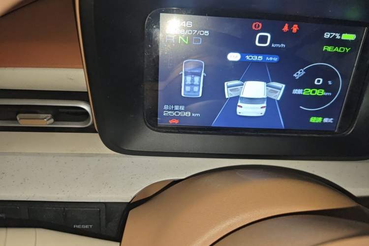 Used Wuling Hongguang MINIEV 2024 3rd Generation 215km Youth Edition Odometer Close Up