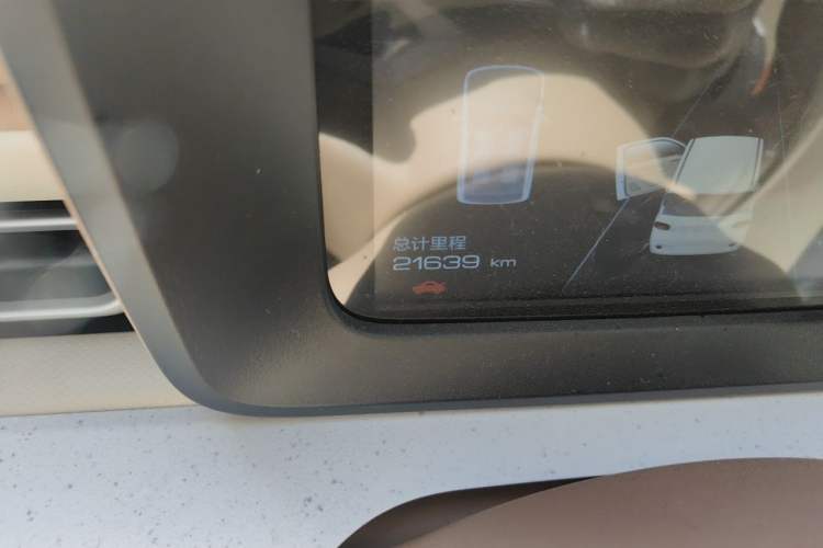 Used Wuling Hongguang MINIEV 2024 3rd Generation 215km Advanced Version Odometer Close Up