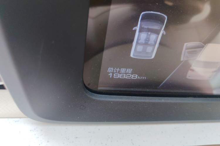 Used Wuling Hongguang MINIEV 2024 3rd Generation 215km Advanced Version Odometer Close Up