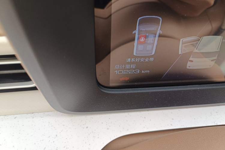 Used Wuling Hongguang MINIEV 2024 3rd Generation 215km Advanced Version Odometer Close Up