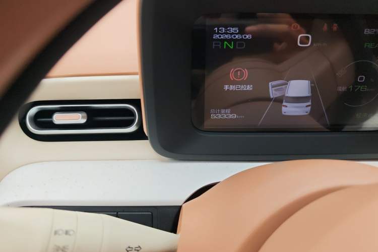 Used Wuling Hongguang MINIEV 2024 3rd Generation 215km Advanced Version Odometer Close Up