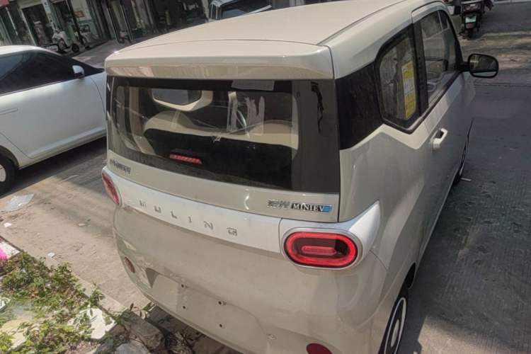 Used Wuling Hongguang MINIEV 2024 3rd Generation 215km Youth Edition Rear