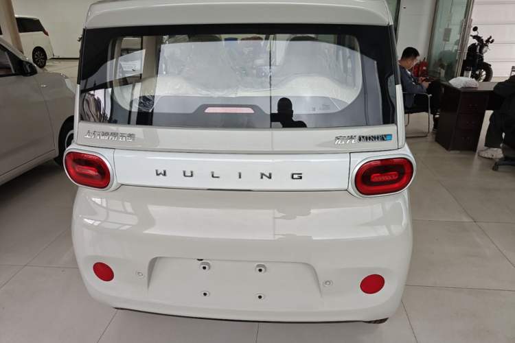 Used Wuling Hongguang MINIEV 2024 3rd Generation 215km Youth Edition Rear