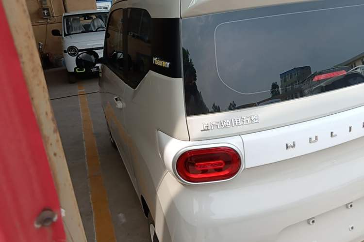 Used Wuling Hongguang MINIEV 2024 3rd Generation 215km Youth Edition Rear Left 45 Deg