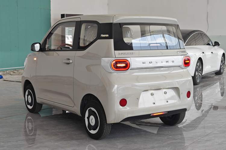 Used Wuling Hongguang MINIEV 2024 3rd Generation 215km Youth Edition Rear Left 45 Deg