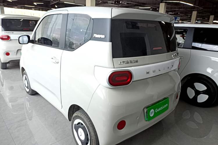 Used Wuling Hongguang MINIEV 2024 3rd Generation 215km Youth Edition Rear Left 45 Deg