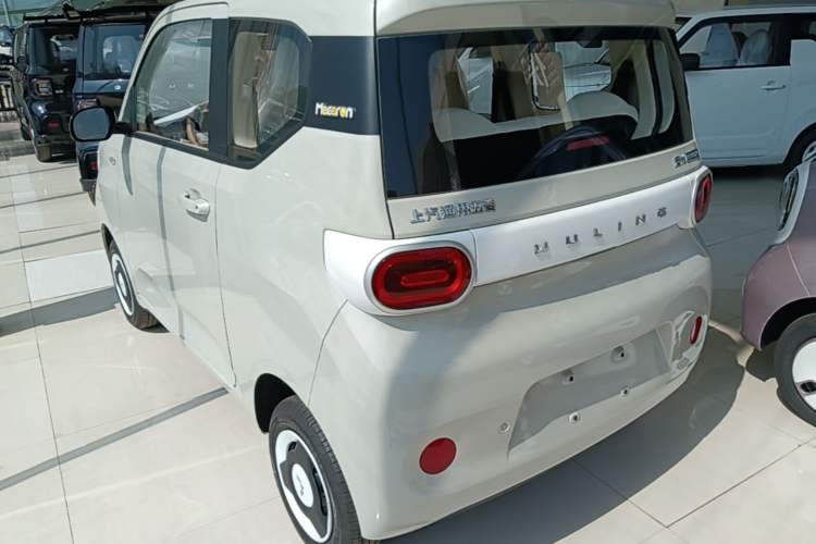 Used Wuling Hongguang MINIEV 2024 3rd Generation 215km Youth Edition Rear Left 45 Deg