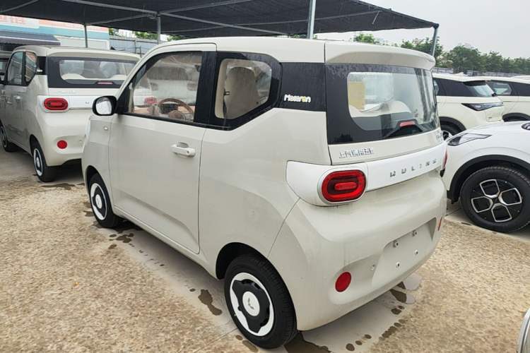 Used Wuling Hongguang MINIEV 2024 3rd Generation 215km Youth Edition Rear Left 45 Deg