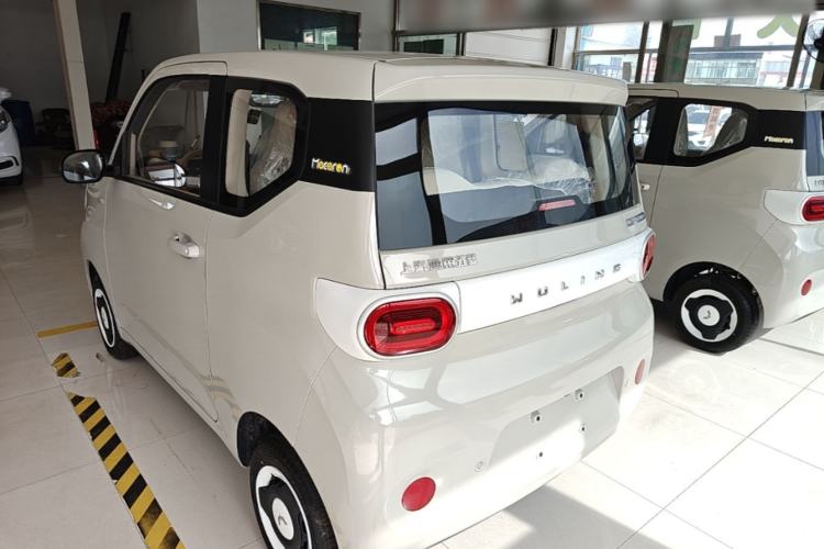 Used Wuling Hongguang MINIEV 2024 3rd Generation 215km Youth Edition Rear Left 45 Deg