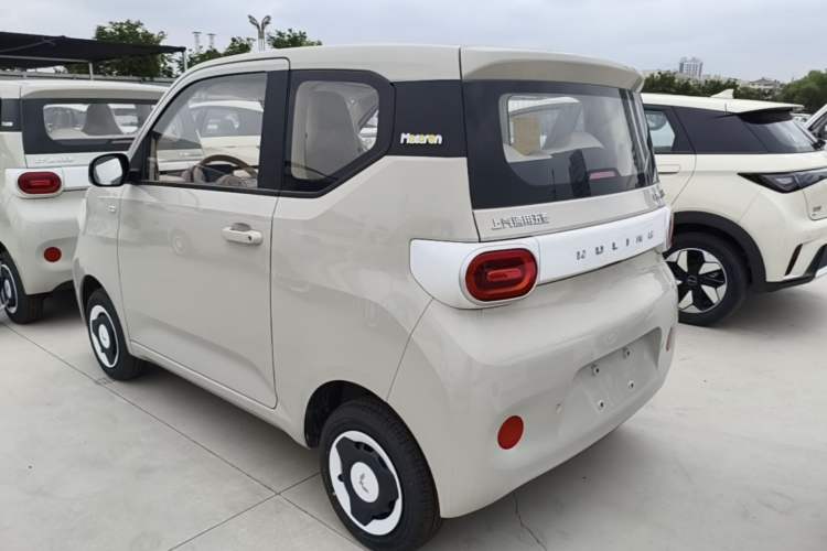Used Wuling Hongguang MINIEV 2024 3rd Generation 215km Youth Edition Rear Left 45 Deg